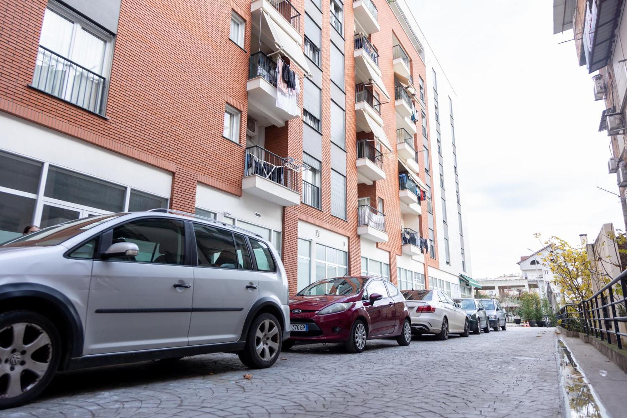 Free Parking Sudio Tirana Apartment Ngoại thất bức ảnh